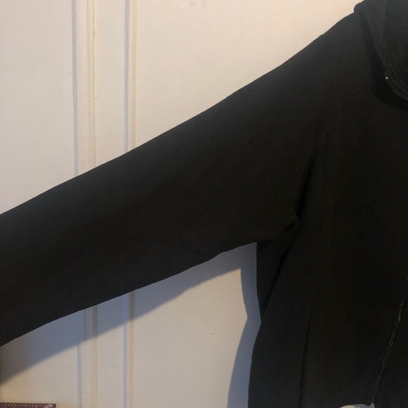 Reversible furry hoodie - Picture 3 of 7